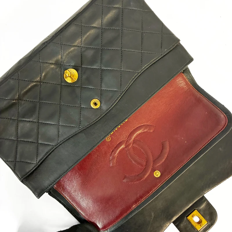 Chanel Double classique moyen Flapbag