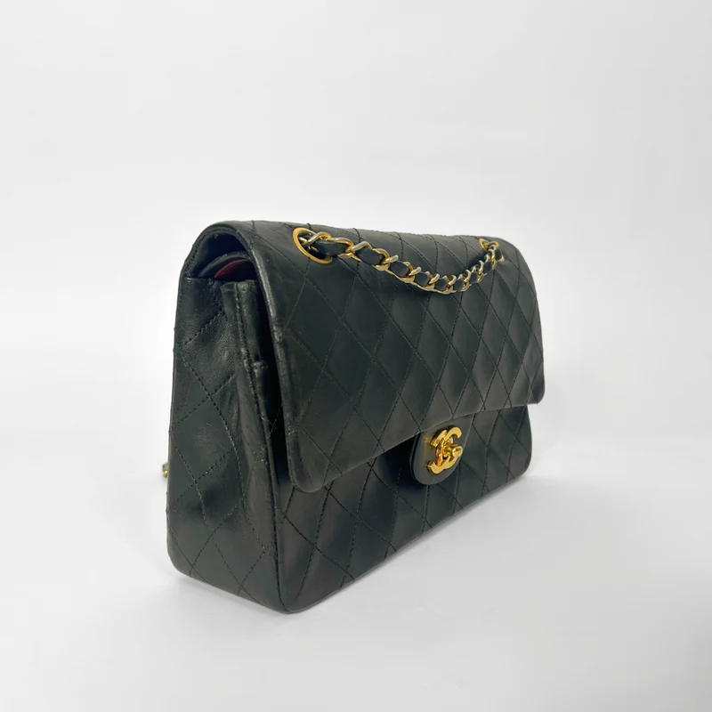 Chanel Classic Flap Bag Cuir d'agneau moyen