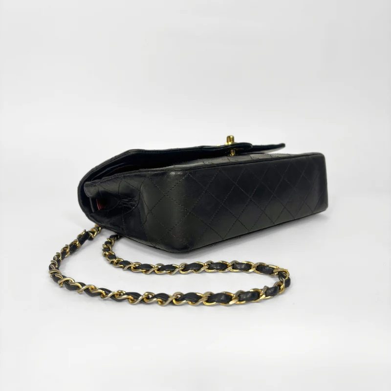 Chanel Classic Flap Bag Cuir d'agneau moyen