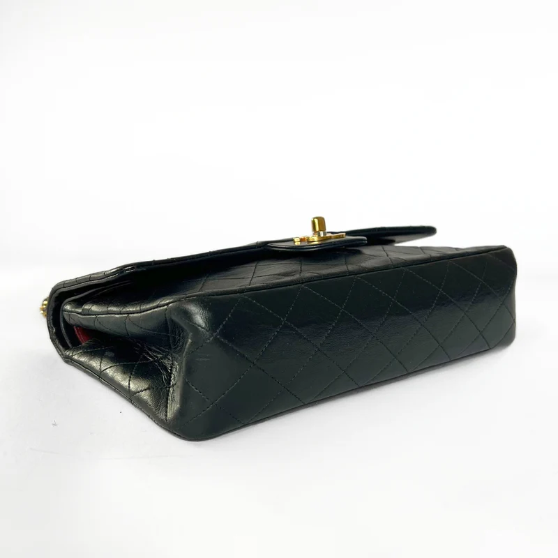 Chanel Classic Flap Bag Petit cuir d'agneau