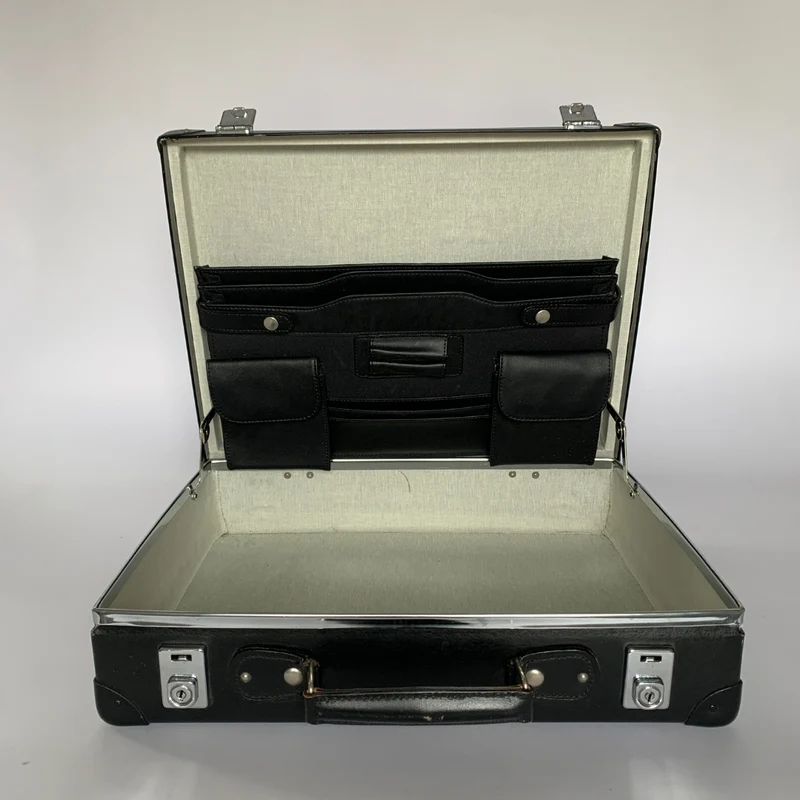 Valise Globe Trotter en cuir