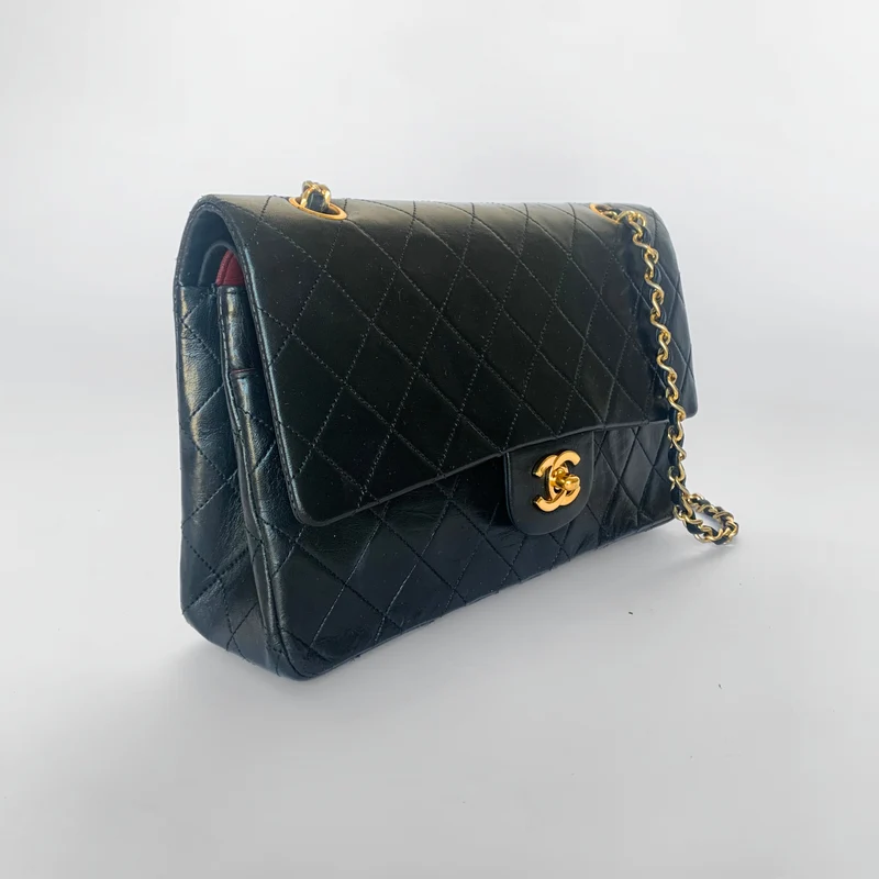 Chanel Classic Flap Bag Cuir d'agneau moyen