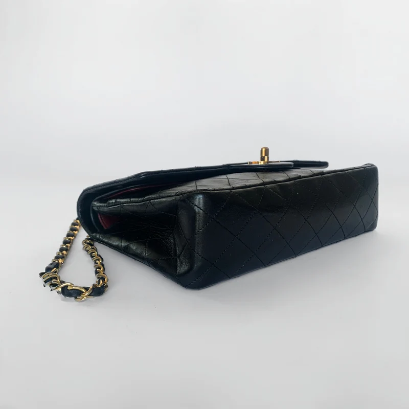 Chanel Classic Flap Bag Cuir d'agneau moyen