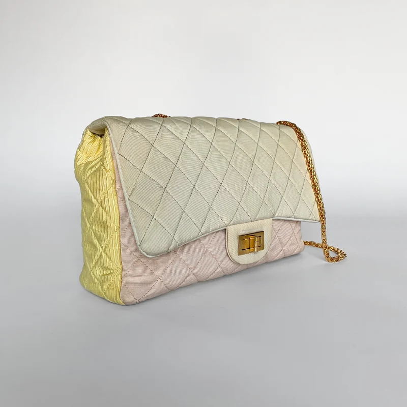 Chanel Sac matelassé 2.55 en nylon