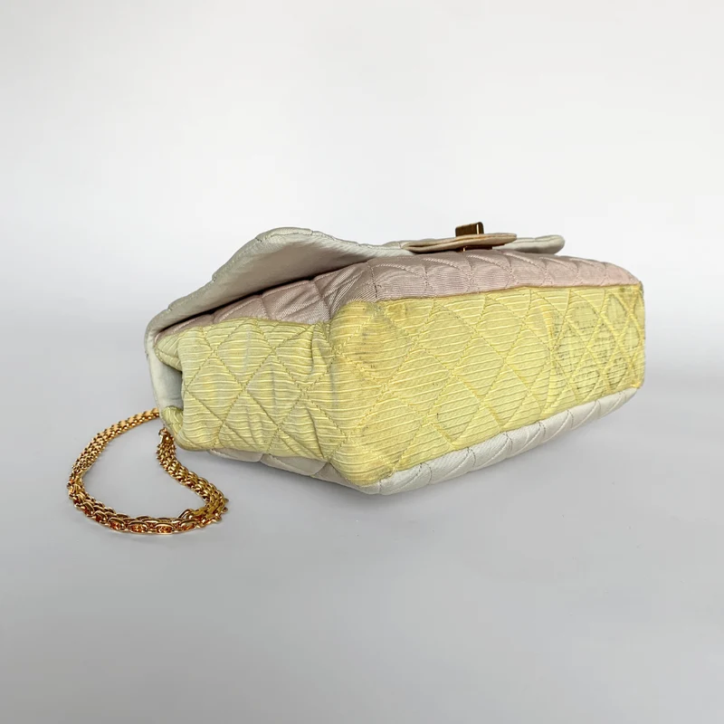 Chanel Sac matelassé 2.55 en nylon
