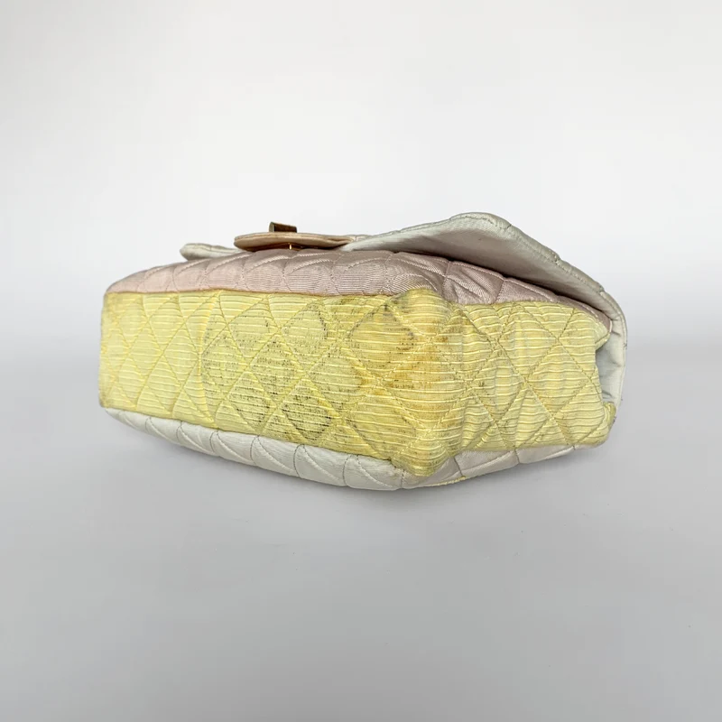 Chanel Sac matelassé 2.55 en nylon