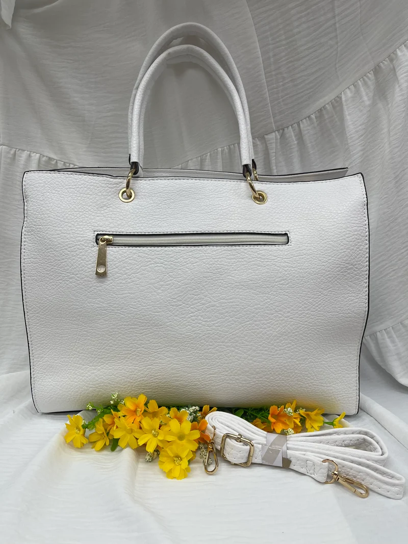 Sac blanc spacieux avec touche bohème - Élégance et praticité