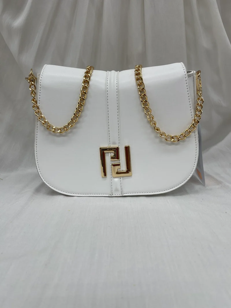 Sac blanc chic avec détails dorés - Style raffiné et moderne