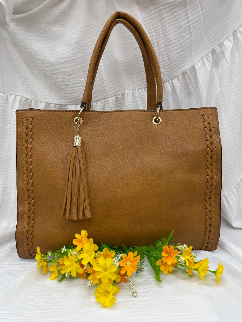Sac à main camel chic et spacieux - L'élégance au quotidien