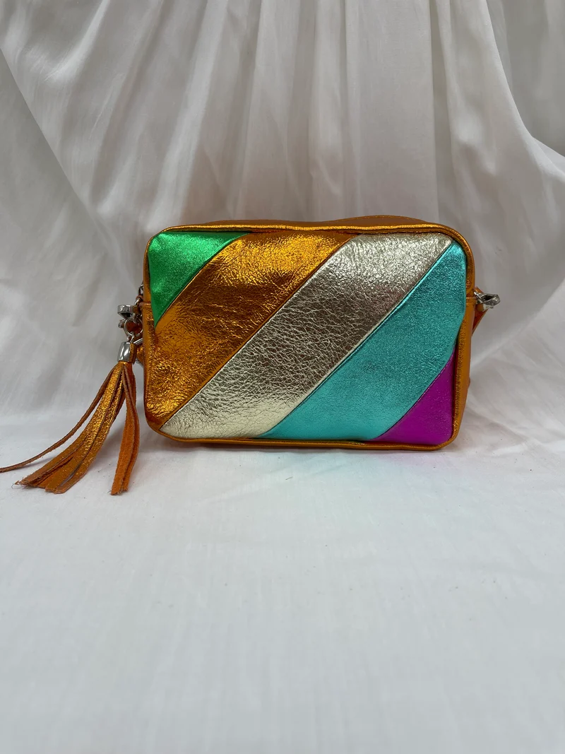 Pochette arc-en-ciel en cuir brillant - Parfaite pour vos soirées