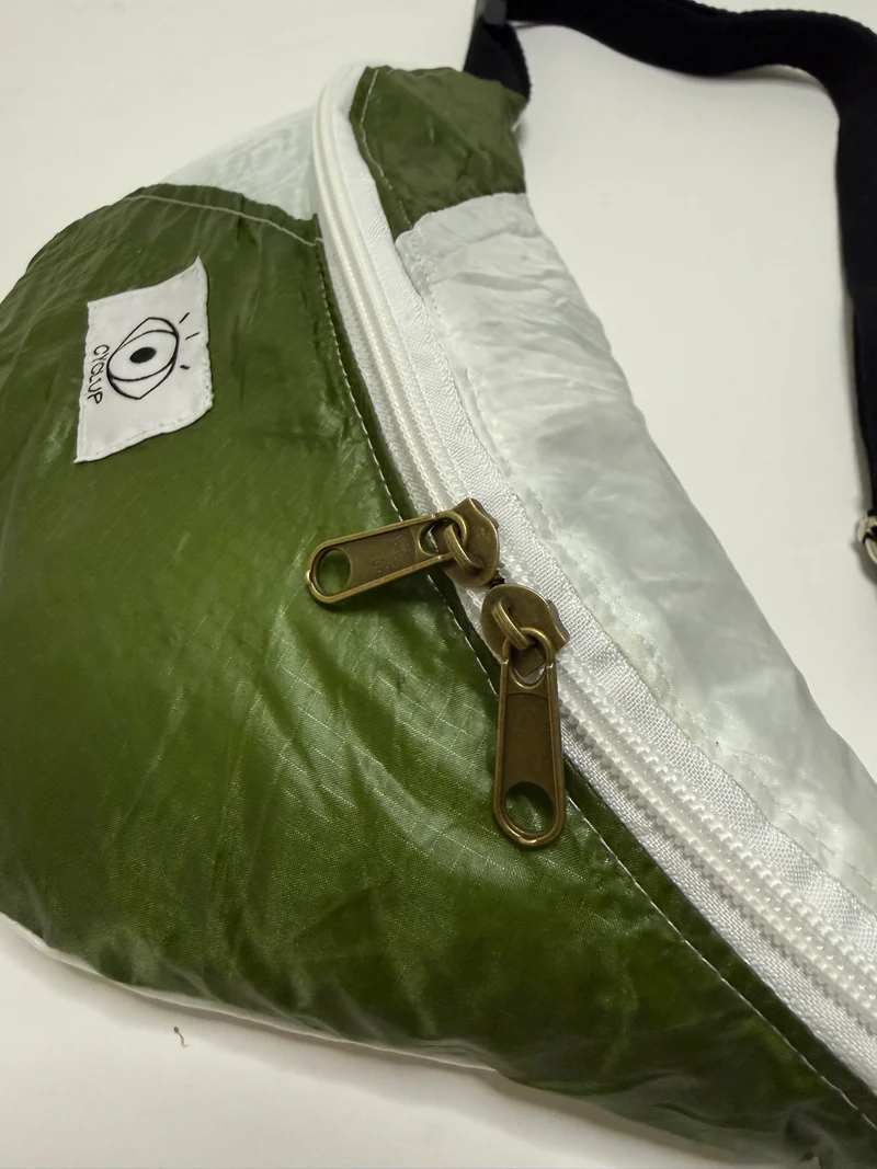Banane upcyclée parachute