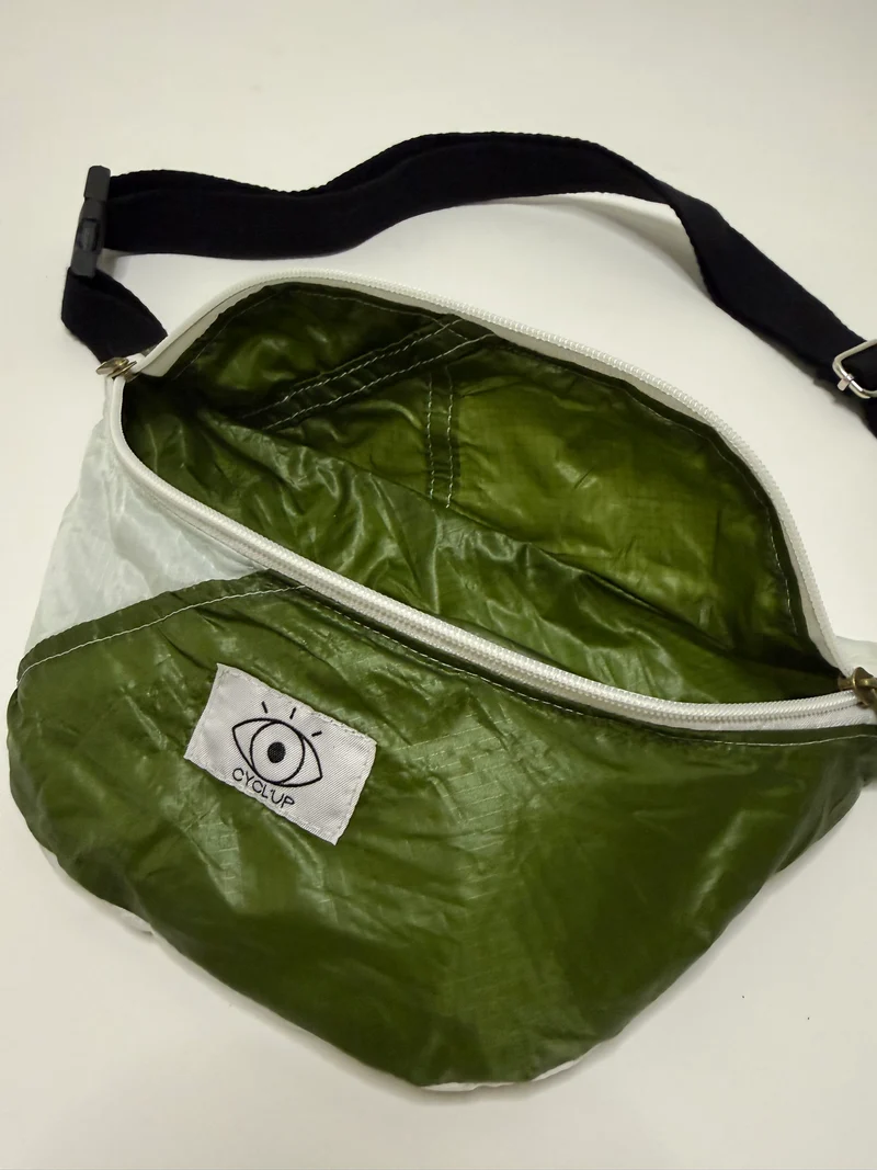Banane upcyclée parachute