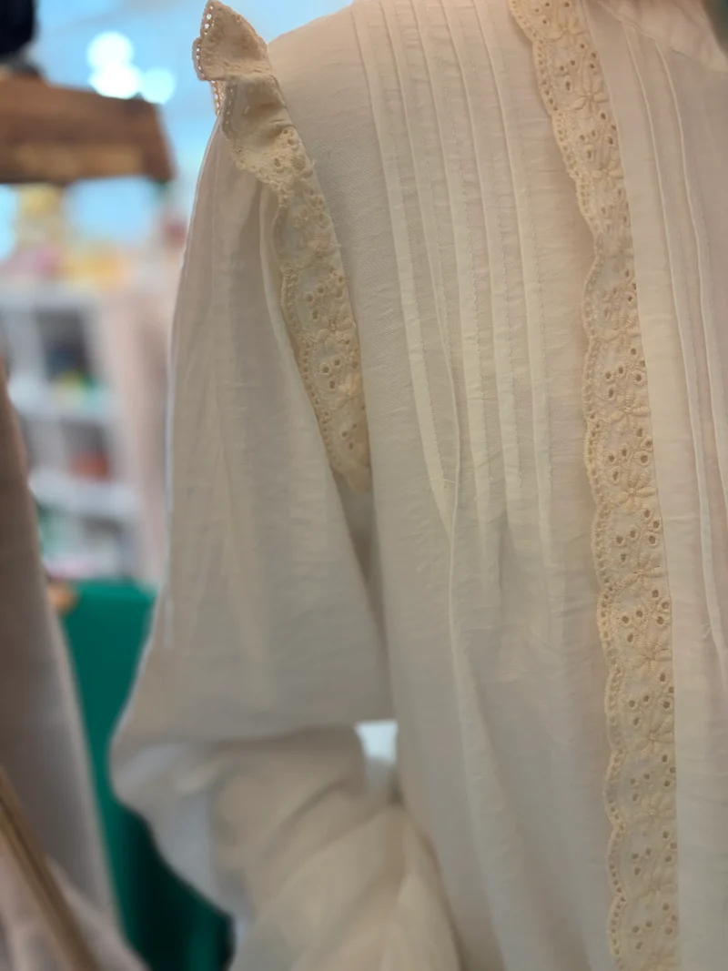la blouse Victoria
