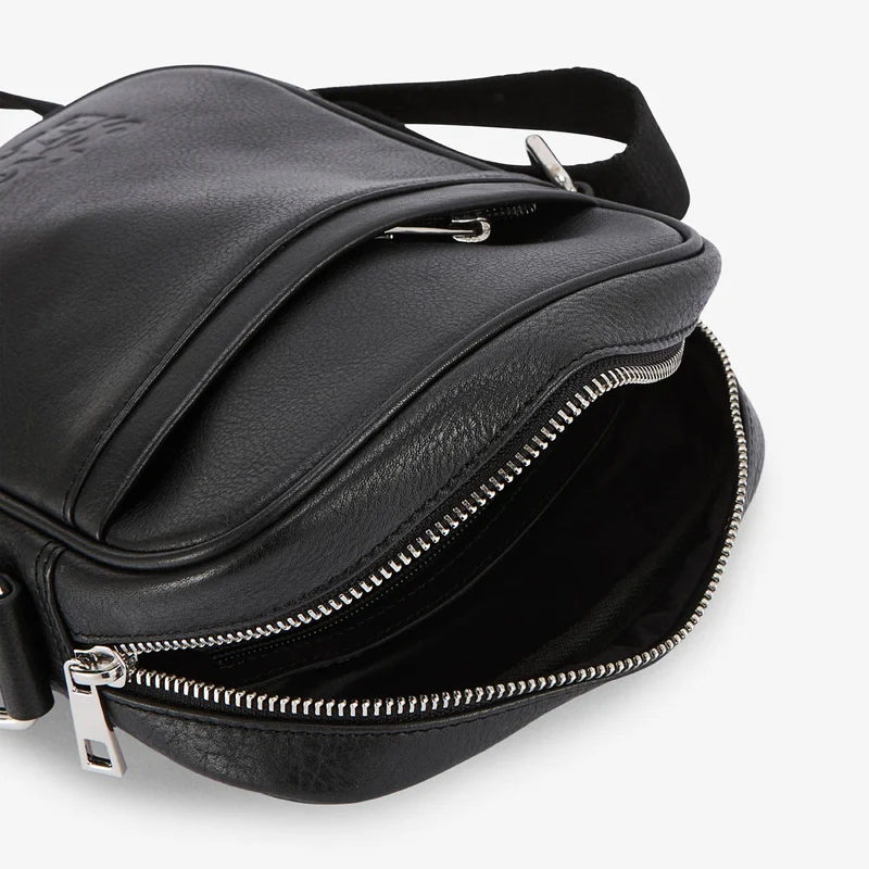 Sacoche en cuir avec logo embossé noir