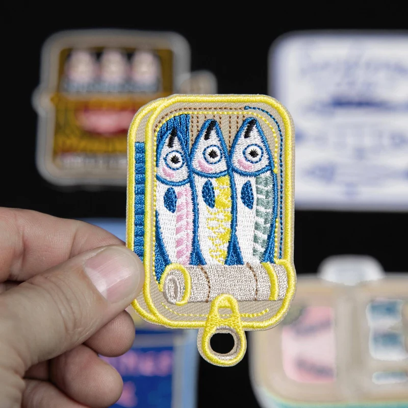 Petite boîte de sardines | Écusson thermocollant brodé poisson