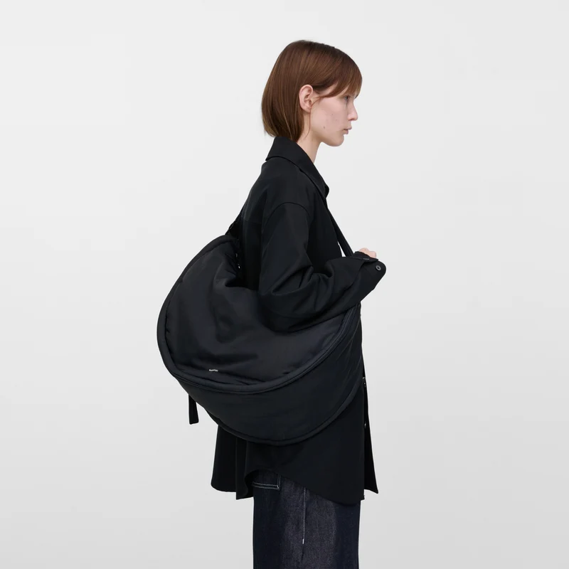 CURVE Half Moon Bag