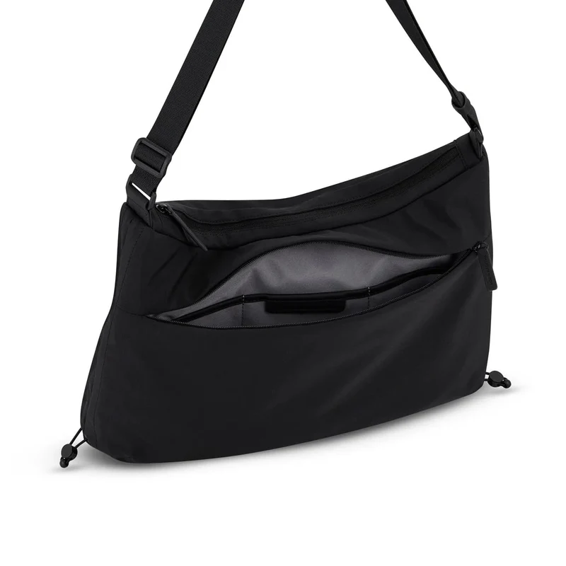 Skara Large Shoulder Bag