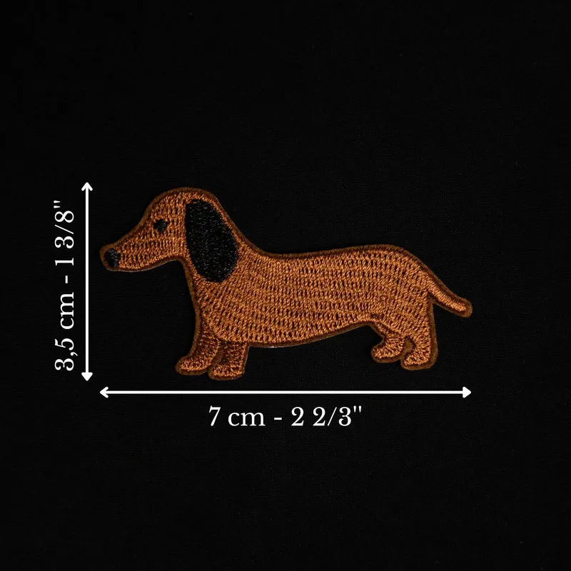 Chien teckel brun | Écusson thermocollant brodé