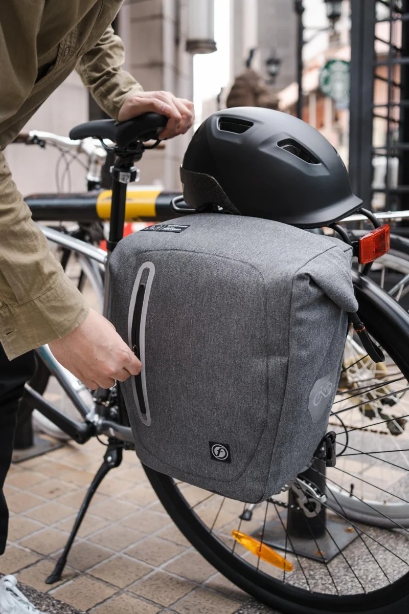 Sacoche vélo convertible en sac à dos – Recyclée & étanche