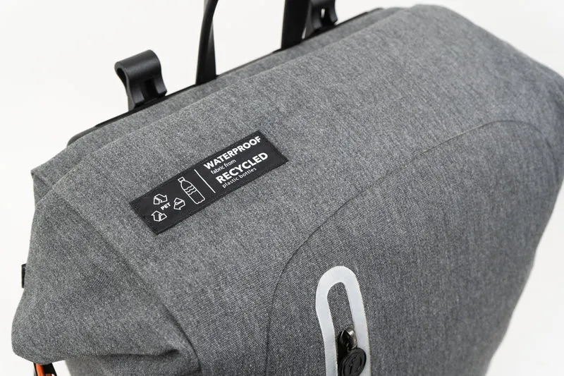 Sacoche vélo convertible en sac à dos – Recyclée & étanche