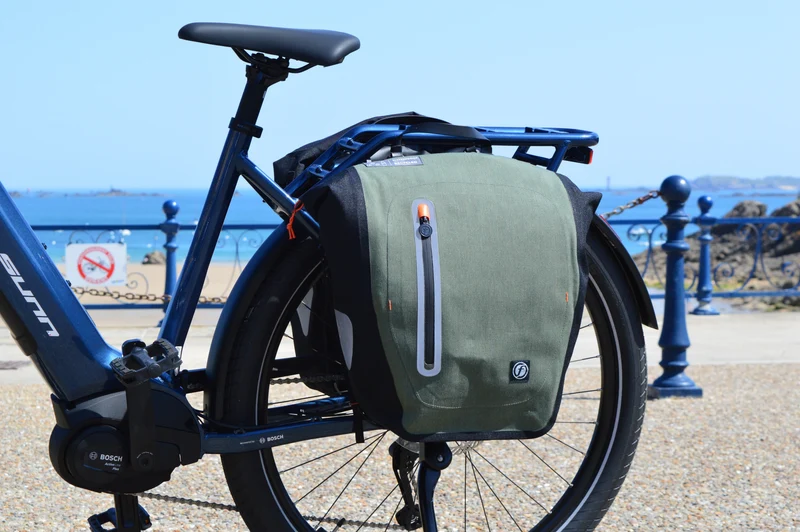 Sacoche vélo étanche recyclée 18L – Urbanion Eco Saddle Bag