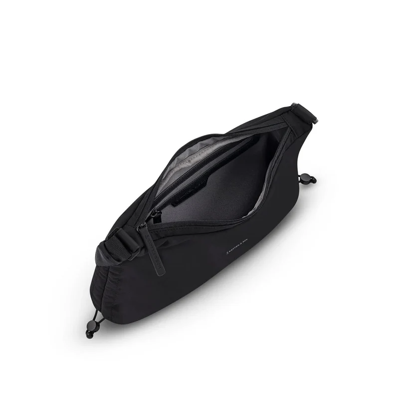 Skara Small Shoulder Bag