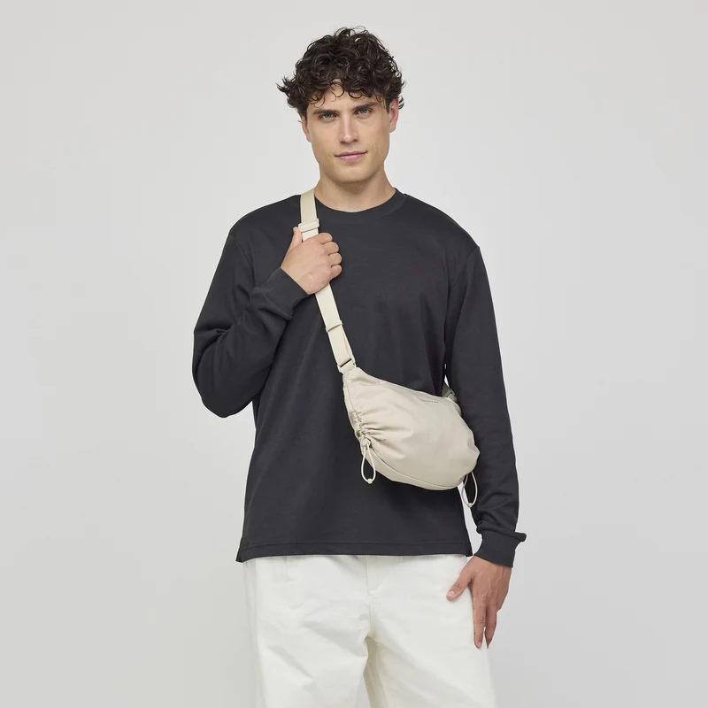 Skara Small Shoulder Bag