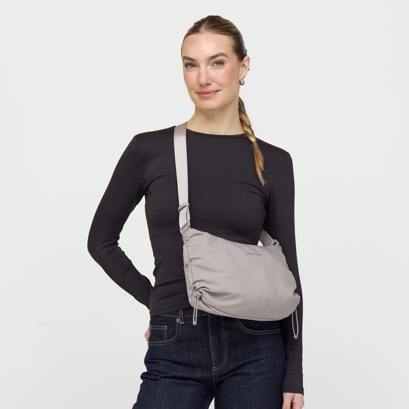 Skara Small Shoulder Bag