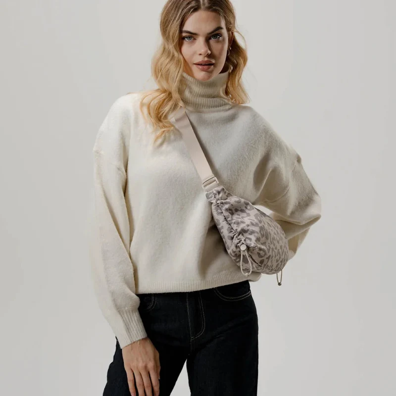 Skara Small Shoulder Bag