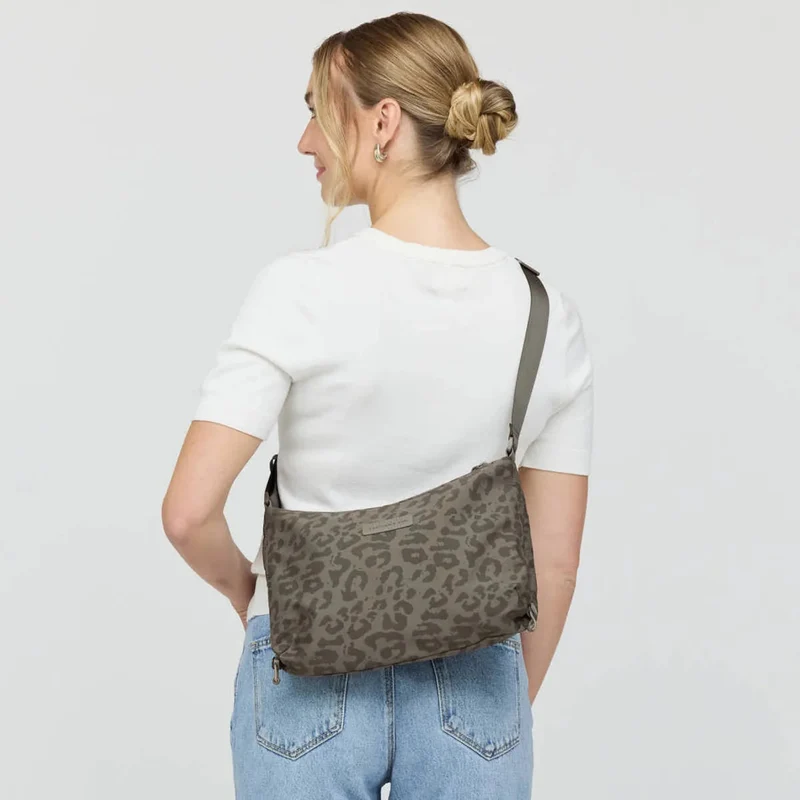 Skara Small Shoulder Bag