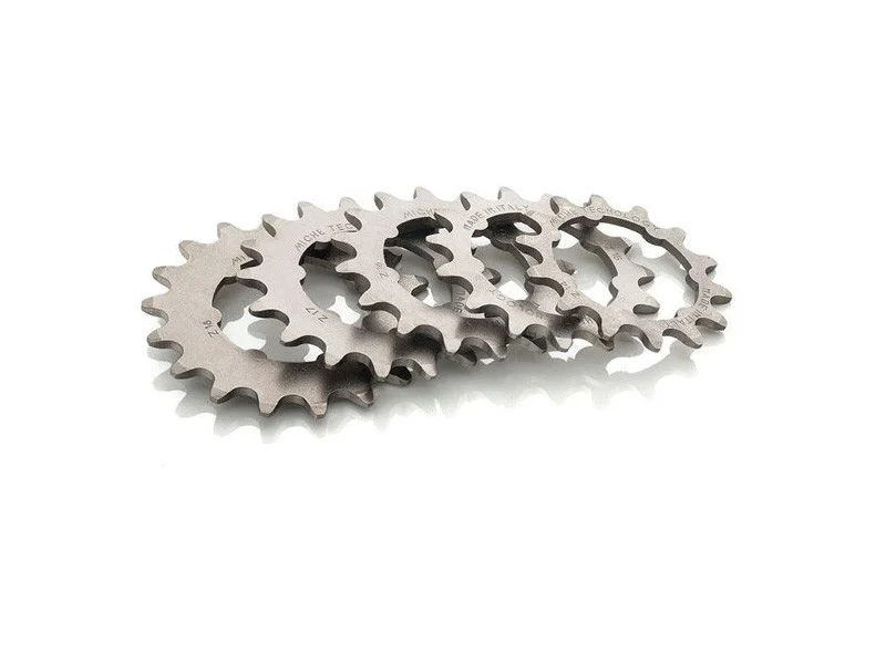 Miche Pista fixie sprocket with lugs and its support