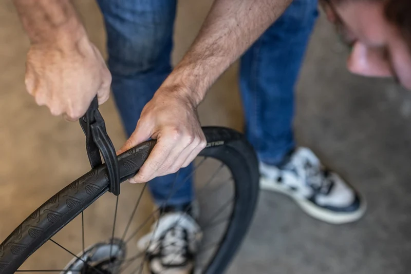 BBB EasyTire bicycle tire changer