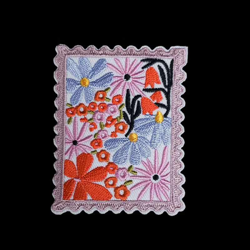 Écusson Brodé Thermocollant | Timbre Floral Vintage | Appliqué Fleurs de Jardin