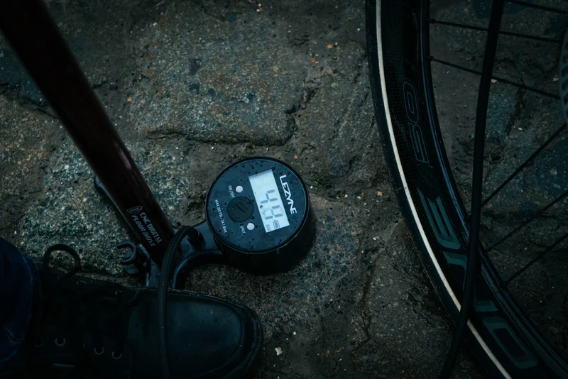Bicycle foot pump with pressure gauge Lezyne CNC HP Digital Drive