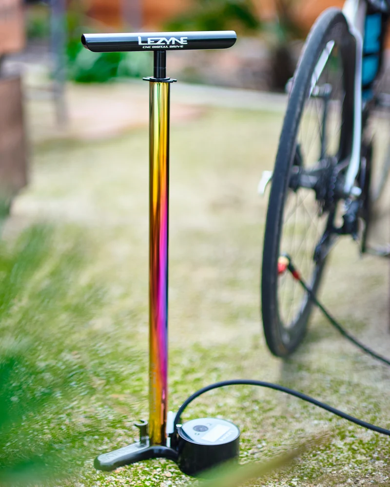 Bicycle foot pump with pressure gauge Lezyne CNC HP Digital Drive