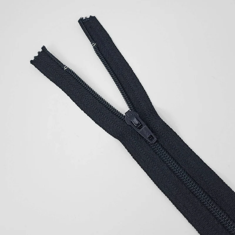 Fermeture éclair YKK | Fermeture à glissière fermée | Spirale en nylon | N° 3 | 13.5 cm | ZIP1056 - ZIP1058
