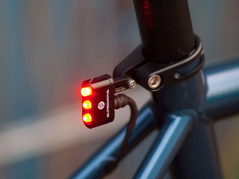 Omnium saddle clamp for Supernova lighting