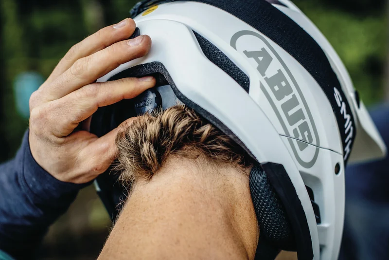 Abus AirDrop MIPS MTB Helmet