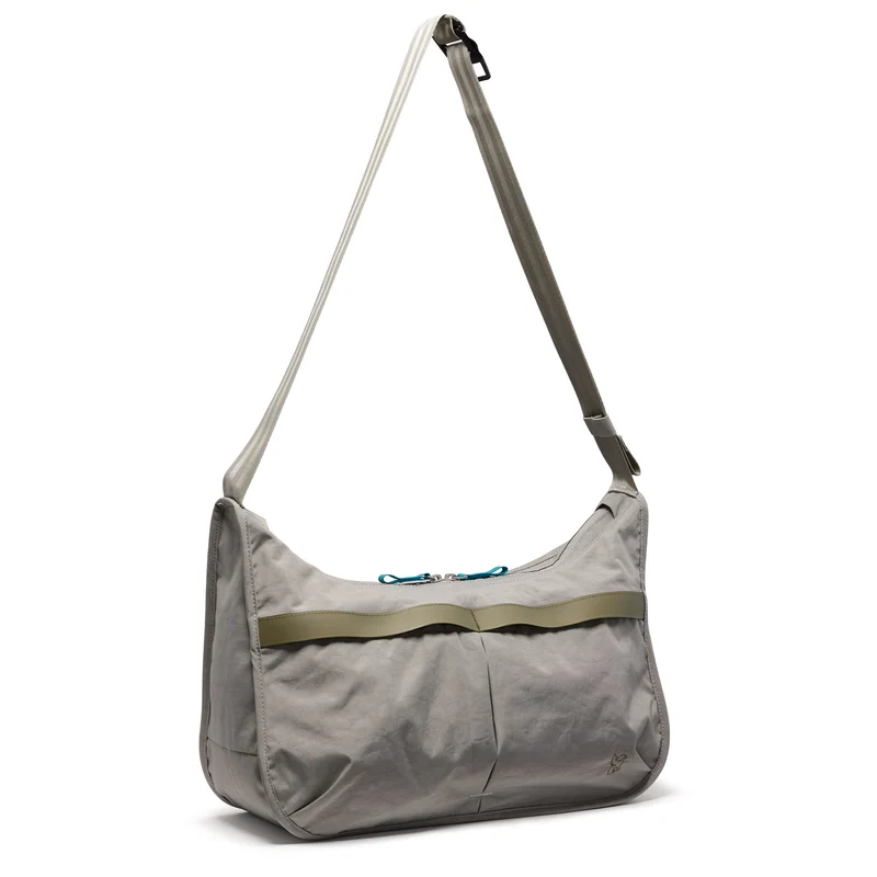 Chrome Yoyogi 14L Messenger shoulder bag