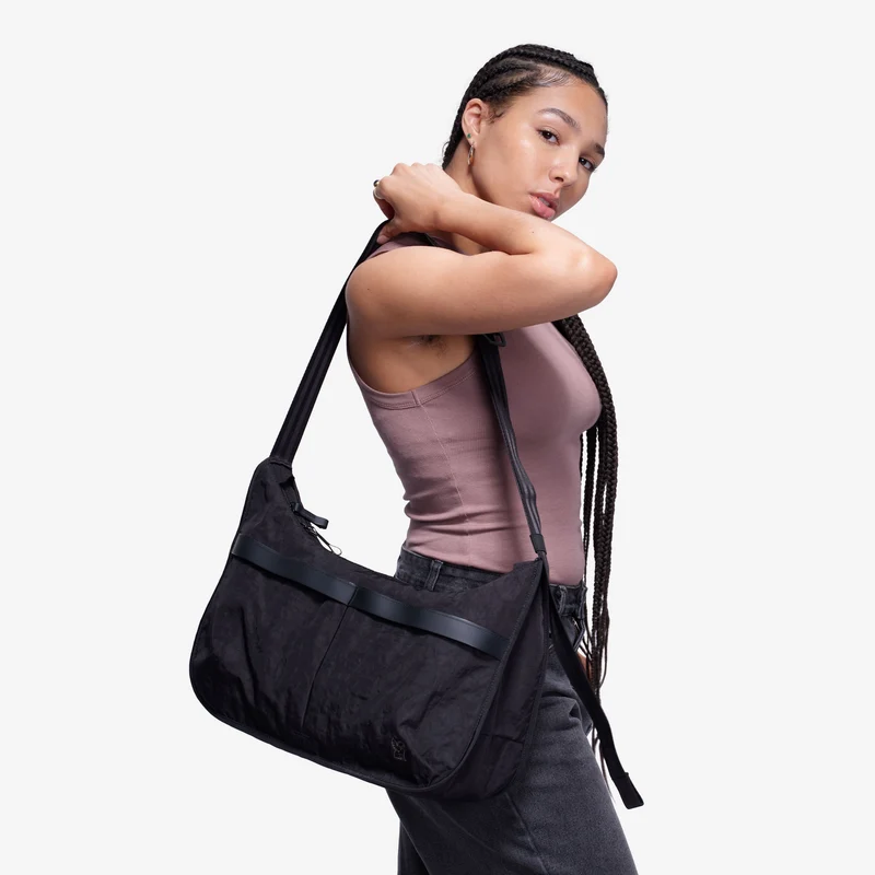 Chrome Yoyogi 14L Messenger shoulder bag