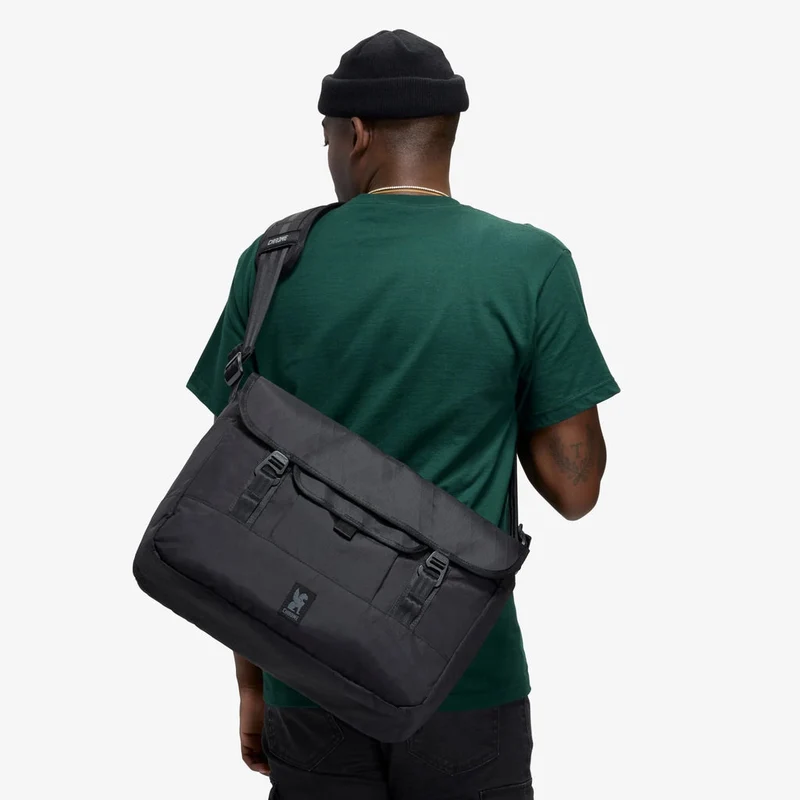 Chrome Midtown 20L Messenger shoulder bag
