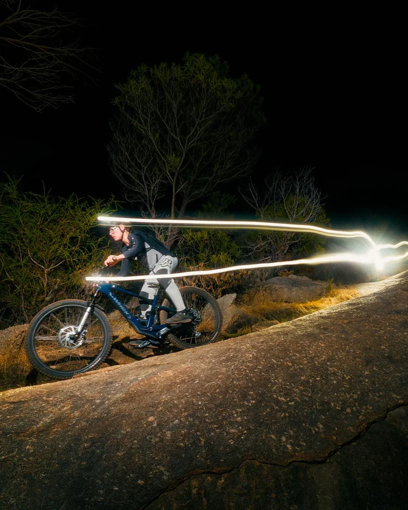 Knog Blinder X front bike light with external battery
