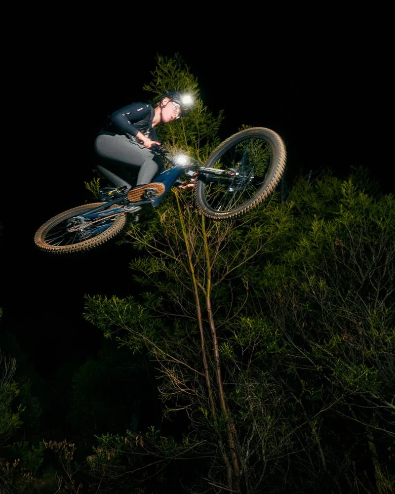 Knog Blinder X front bike light with external battery