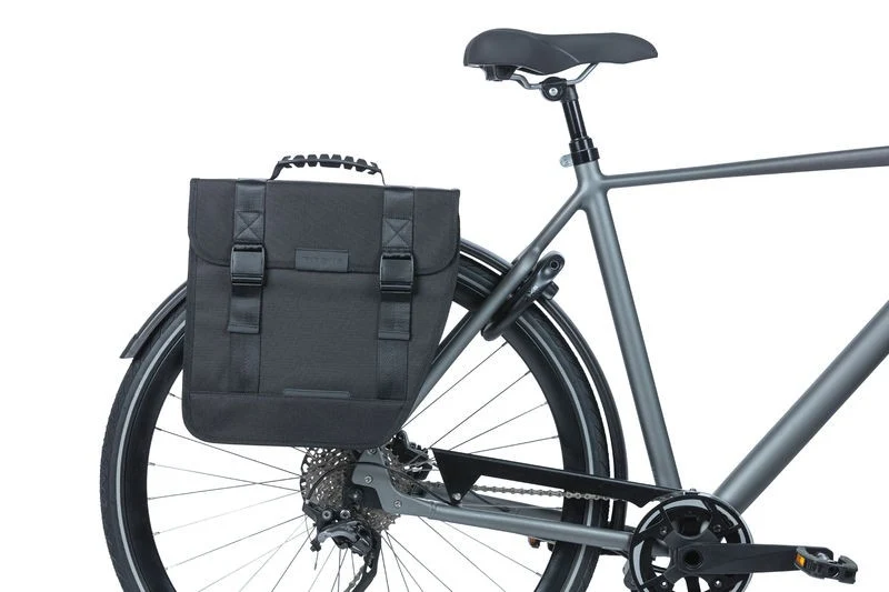 Basil Tour 14L bicycle bag