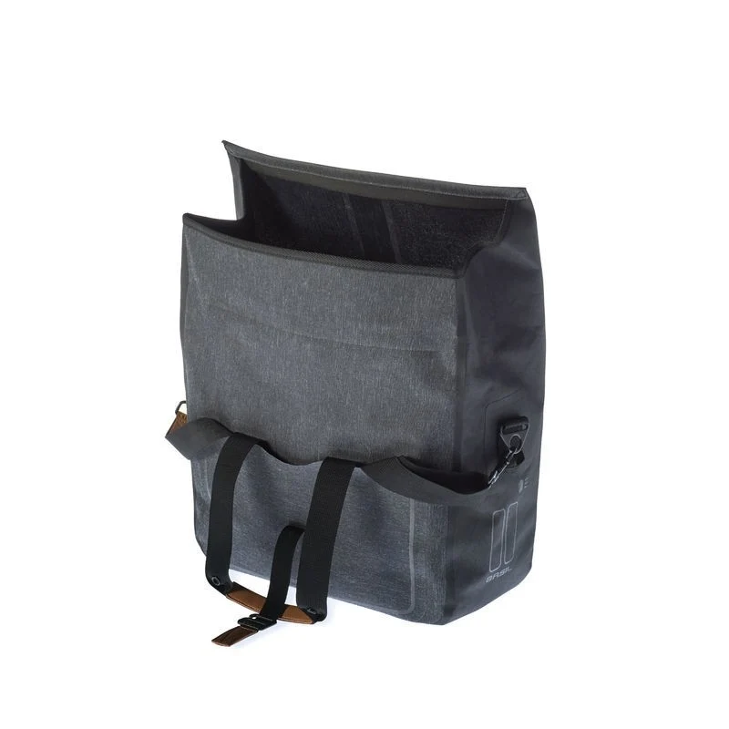 Basil Urban Dry 20L bicycle bag / shoulder bag