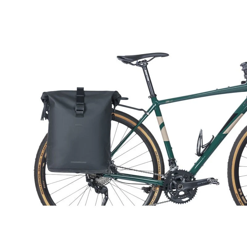 Basil SoHo 14L LED bicycle bag / shoulder bag