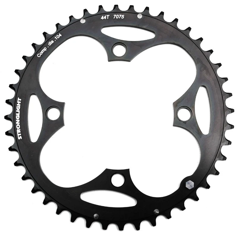 Plateau VTT 4 branches Ø 104 Stronglight Triple 44 dents Extérieur Noir Alu - Épaisseur 4 mm 8-9V.
