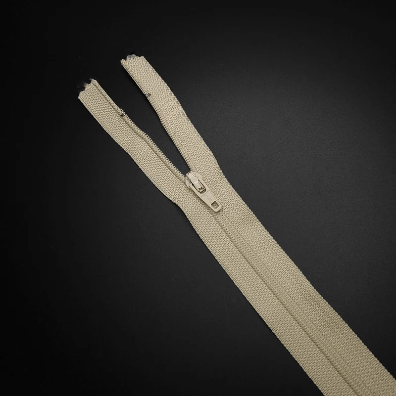 YKK | Fermeture éclair À Bout Fermé | Spirale | #2 | 6 3/4'' - 17 cm | SS333 - SS338