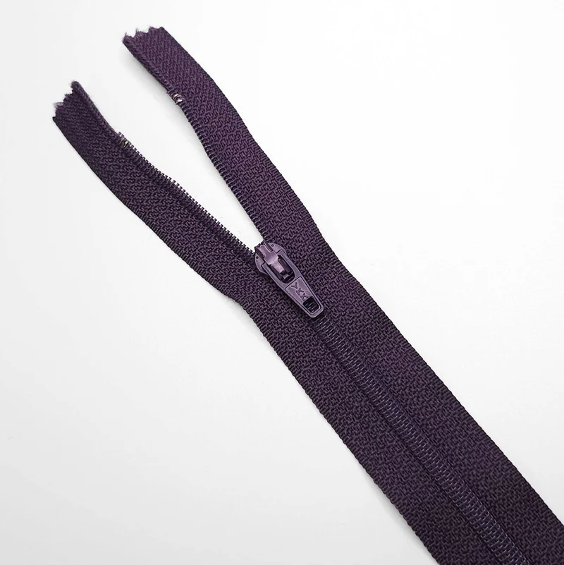 YKK | Fermeture éclair À Bout Fermé | Spirale | Mauve | #2 | 6 3/4'' - 17 cm | SS295 - SS300