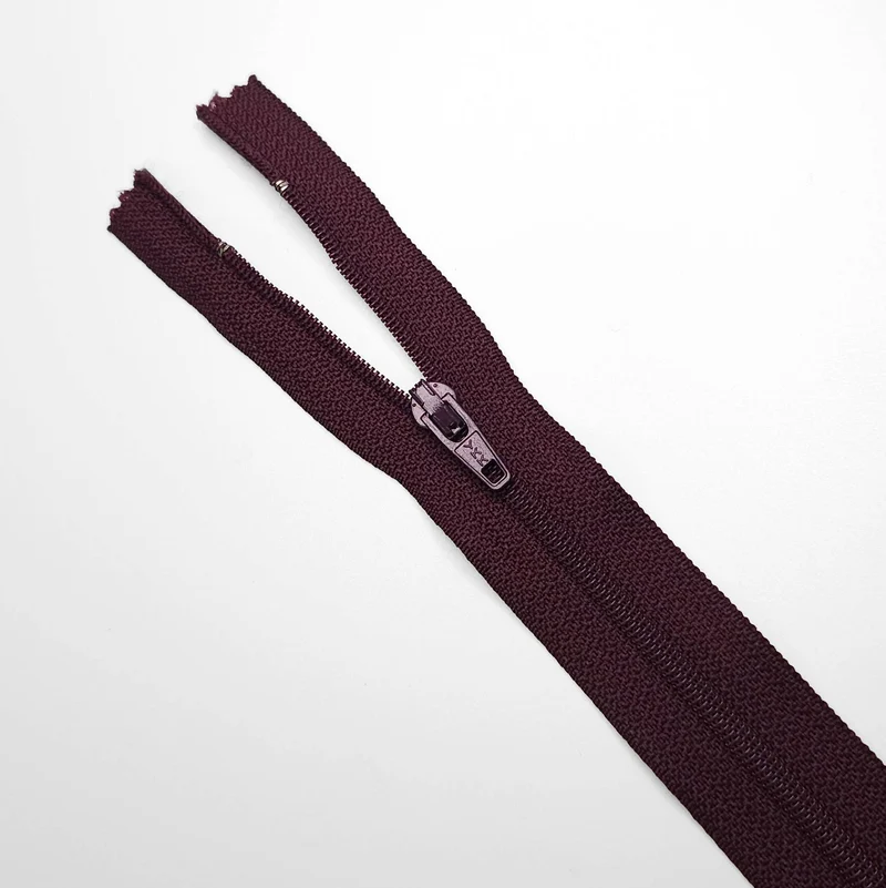 YKK | Fermeture éclair À Bout Fermé | Spirale | Mauve | #2 | 6 3/4'' - 17 cm | SS295 - SS300